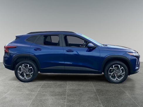 Used 2024 Chevrolet Trax LT FWD image 6