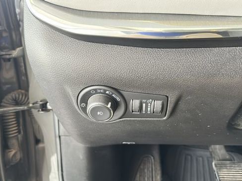 Used 2022 Jeep Compass Limited w/ Sun and Sound Group AWD/4WD image 15