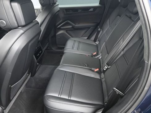 Used 2026 Porsche Cayenne GTS image 7