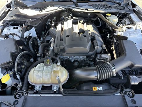 Used 2017 Ford Mustang Premium image 30