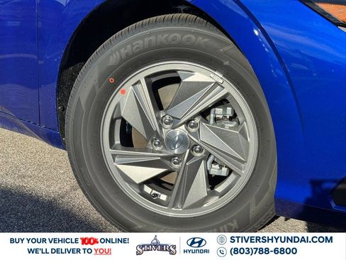 Certified 2026 Hyundai Elantra SE FWD image 4