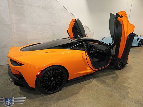 Used 2022 McLaren GT image 47