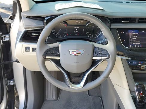 Used 2020 Cadillac XT6 Premium Luxury image 15