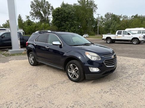 Used 2017 Chevrolet Equinox Premier w/ Enhanced Convenience Package FWD image 3
