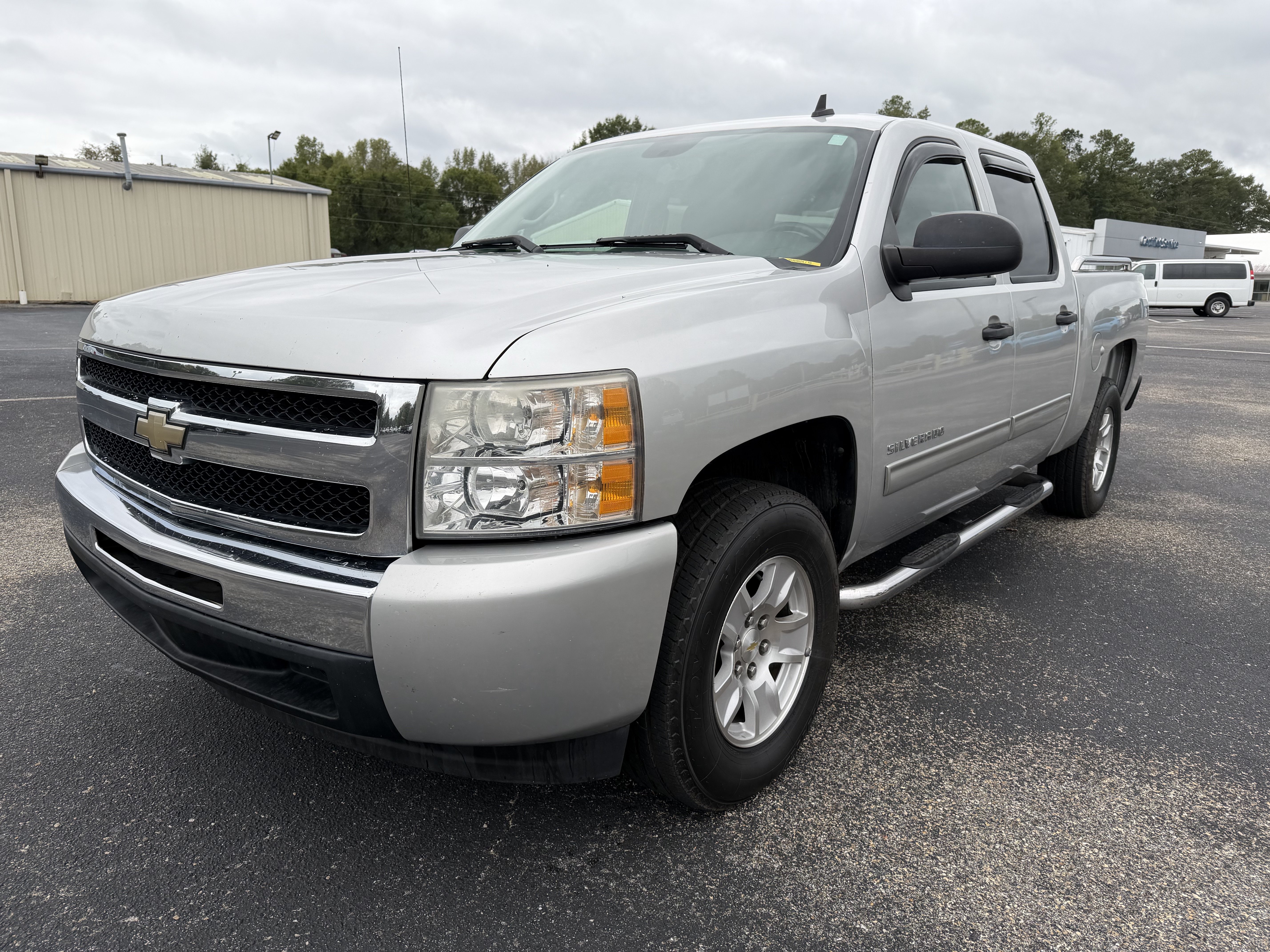 Used 2010 Chevrolet Silverado 1500 LT w/ Power Pack Plus RWD image 2
