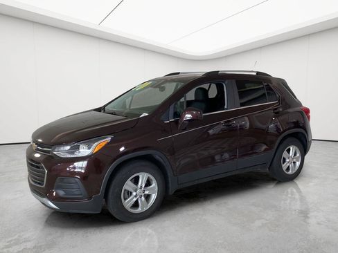 Used 2020 Chevrolet Trax LT w/ LT Convenience Package FWD image 17