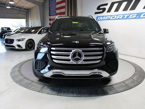Used 2025 Mercedes-Benz GLS 450 4MATIC image 3