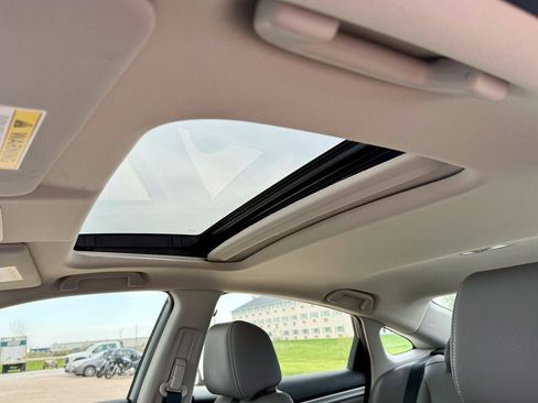 Used 2018 Honda Civic Touring image 31