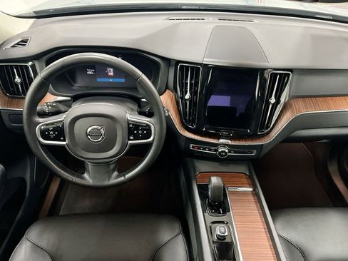 Used 2023 Volvo XC60 B5 Plus FWD image 11