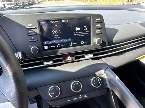 New 2026 Hyundai Elantra SE FWD image 18