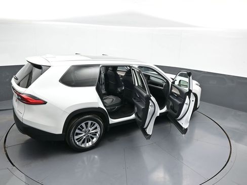 Certified 2024 Toyota Grand Highlander Platinum image 47