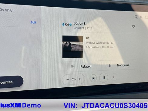 Used 2025 Toyota Prius Plug-In Hybrid image 35