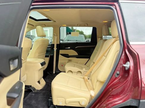 Used 2016 Toyota Highlander Limited AWD/4WD image 11