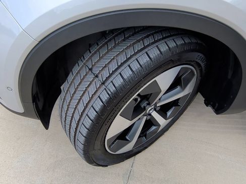 Used 2025 Volvo XC40 B5 Plus AWD/4WD image 45