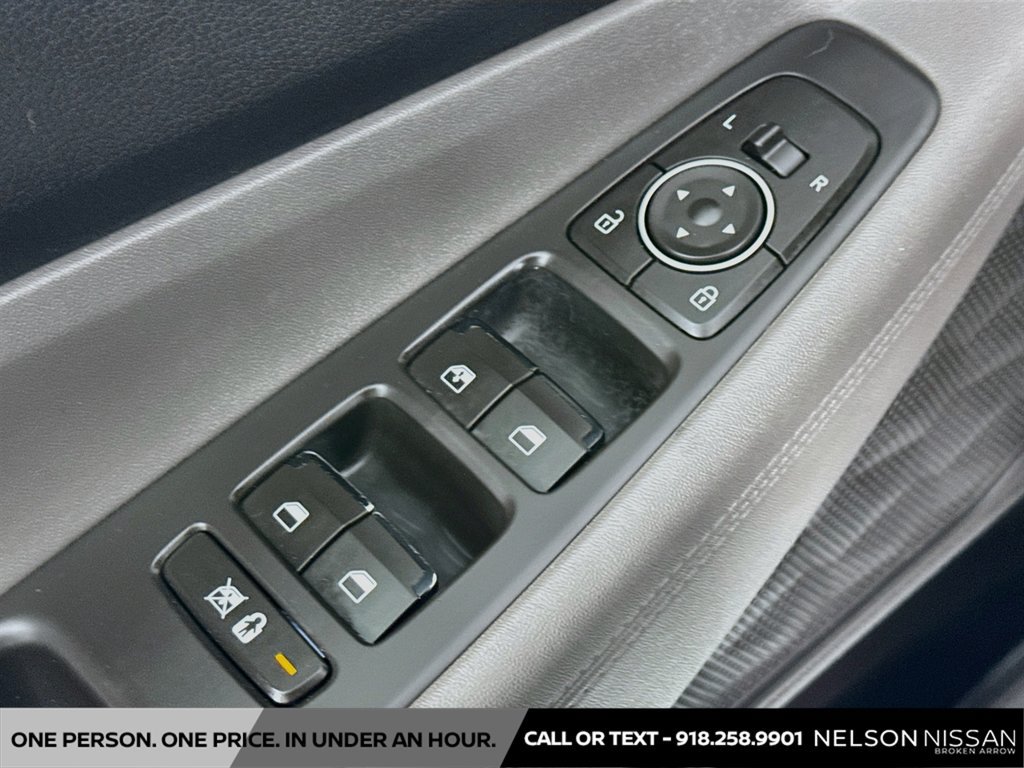 Used 2019 Hyundai Santa Fe SE FWD image 17