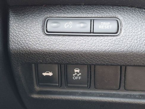 Used 2016 Nissan Altima 2.5 SV FWD image 9