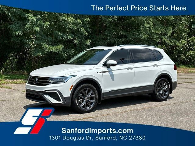 Used 2022 Volkswagen Tiguan SE FWD image 1