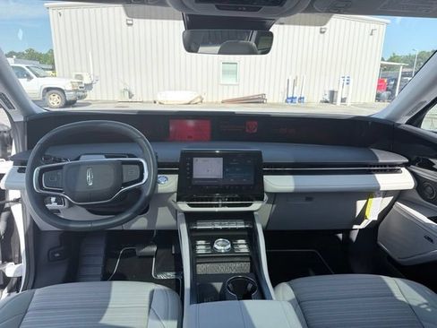 Used 2026 Lincoln Nautilus Reserve w/ Jet Appearance Package AWD/4WD image 13