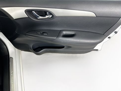 Used 2017 Nissan Sentra S FWD image 28