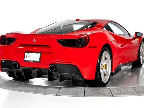 Certified 2018 Ferrari 488 GTB RWD image 12