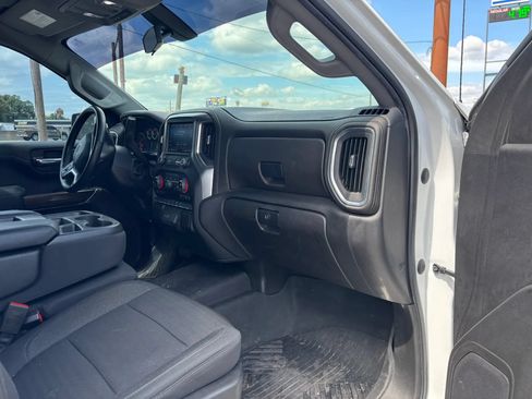 Used 2021 Chevrolet Silverado 1500 LT AWD/4WD image 19