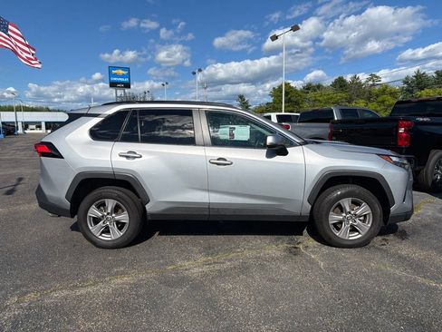 Used 2025 Toyota RAV4 XLE AWD/4WD image 8