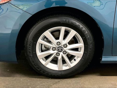 Used 2025 Toyota Camry LE FWD image 7