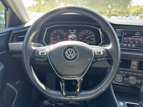 Used 2019 Volkswagen Jetta SE w/ Cold Weather Package image 19