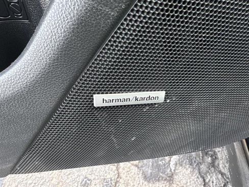 Used 2019 Subaru Crosstrek 2.0i Limited w/ Moonroof Package w/Navigation image 11