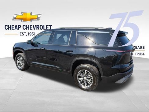Used 2026 Chevrolet Traverse LT FWD image 3