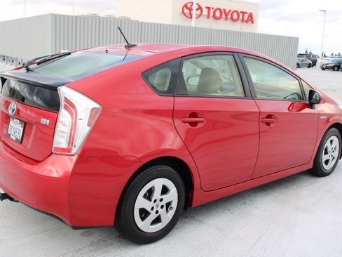 Used 2015 Toyota Prius Three image 3