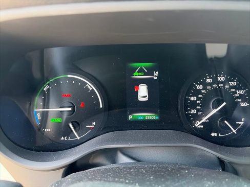Used 2024 Toyota Sienna XLE FWD image 14