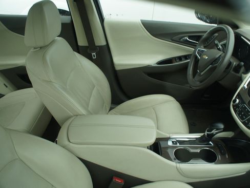 Used 2024 Chevrolet Malibu LT FWD image 6