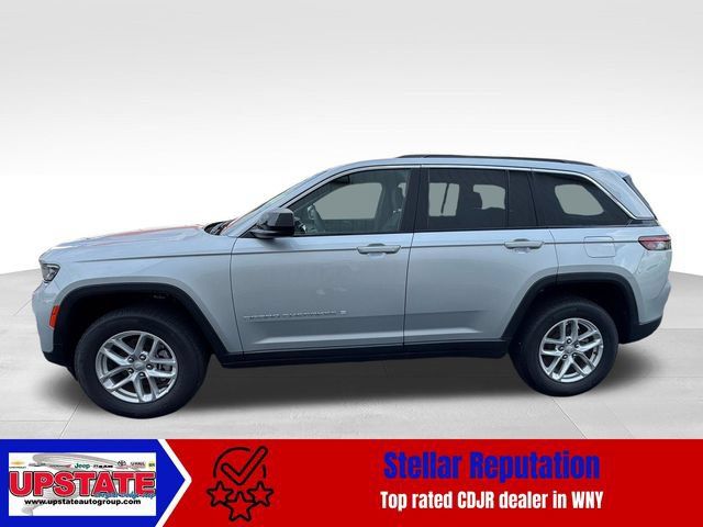 New 2025 Jeep Grand Cherokee Laredo X w/ Luxury Tech Group I AWD/4WD image 3