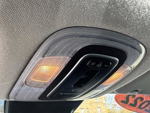 Used 2022 Hyundai Elantra Limited image 31