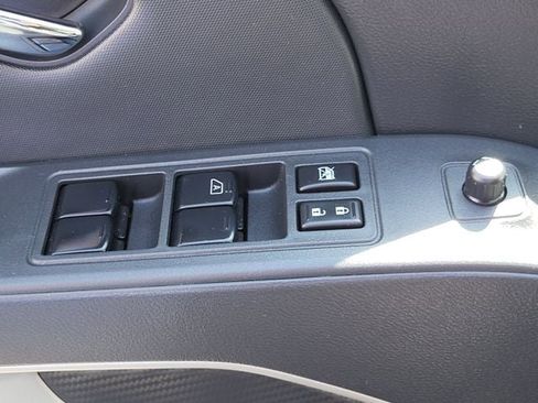 Certified 2024 Nissan Frontier SV w/ Technology Package AWD/4WD image 7