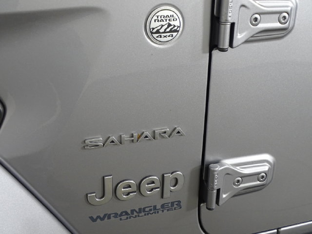 Used 2018 Jeep Wrangler Unlimited Sahara w/ Safety Group AWD/4WD image 39