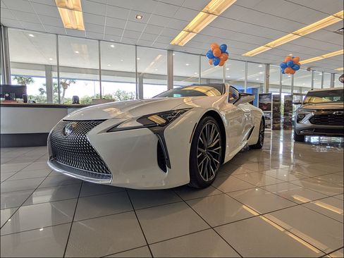 Used 2025 Lexus LC 500 Coupe w/ Dynamic Handling Package RWD image 30