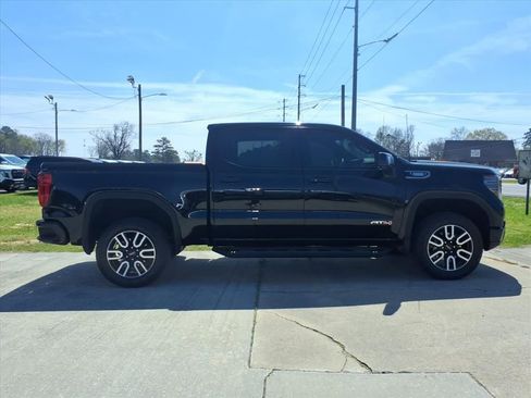 Used 2025 GMC Sierra 1500 AT4 w/ AT4 Premium Package image 8