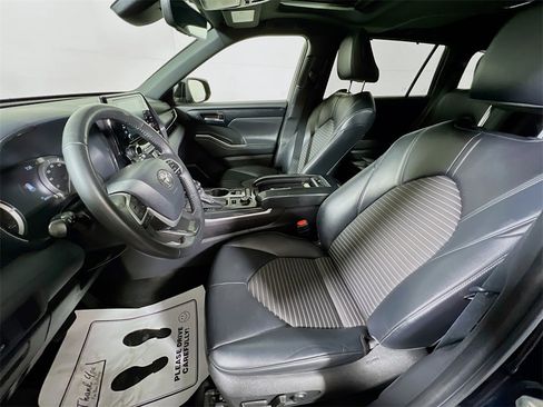 Certified 2022 Toyota Highlander XSE image 19