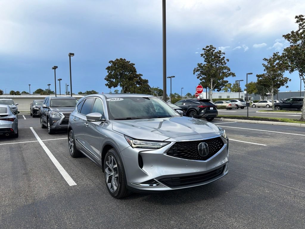 Used 2023 Acura MDX w/ Technology Package FWD image 3