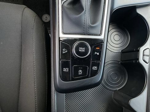 Used 2025 Kia Sportage LX FWD image 17