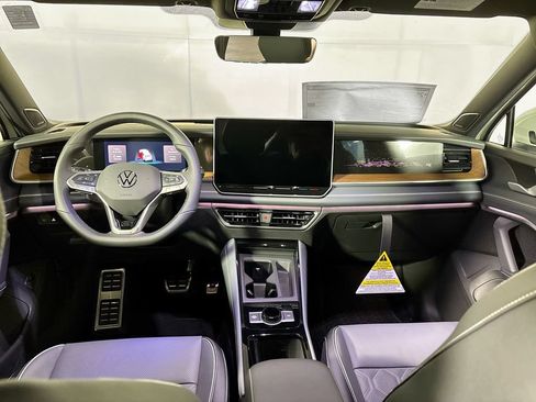 New 2026 Volkswagen Tiguan SEL R-Line AWD/4WD image 12