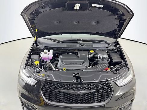 New 2026 Chrysler Pacifica Limited w/ S Appearance Package image 29