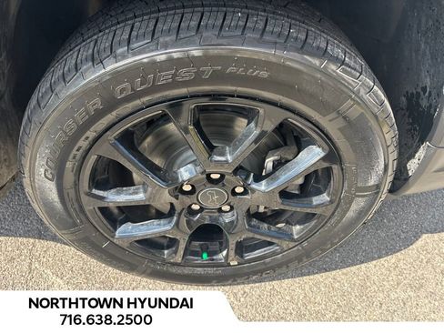 Used 2025 Jeep Compass Latitude w/ Convenience Group AWD/4WD image 24