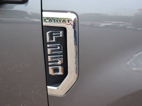 Used 2022 Ford F250 Lariat w/ Lariat Ultimate Package AWD/4WD image 25