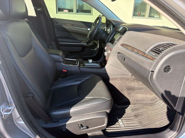 Used 2016 Chrysler 300 C AWD/4WD image 17