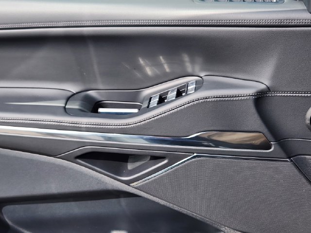 New 2027 Lincoln Navigator Premiere AWD/4WD image 9