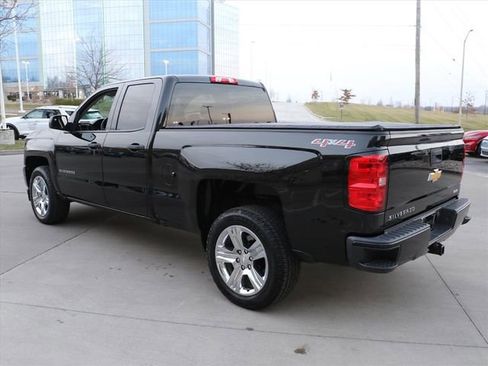 Used 2017 Chevrolet Silverado 1500 Custom w/ Custom Convenience Package image 4
