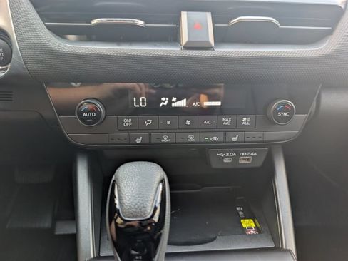 Used 2026 Subaru Outback Premium AWD/4WD image 17